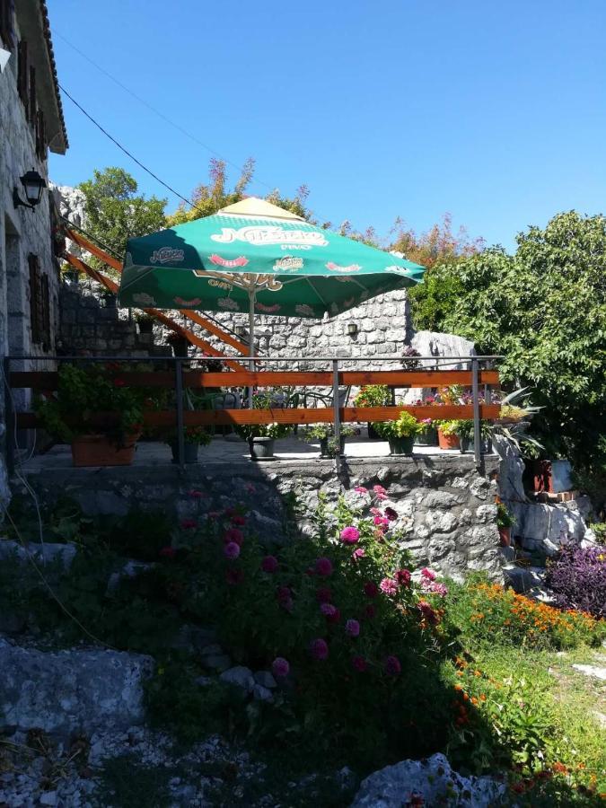 Holiday Home Radus Virpazar Luaran gambar